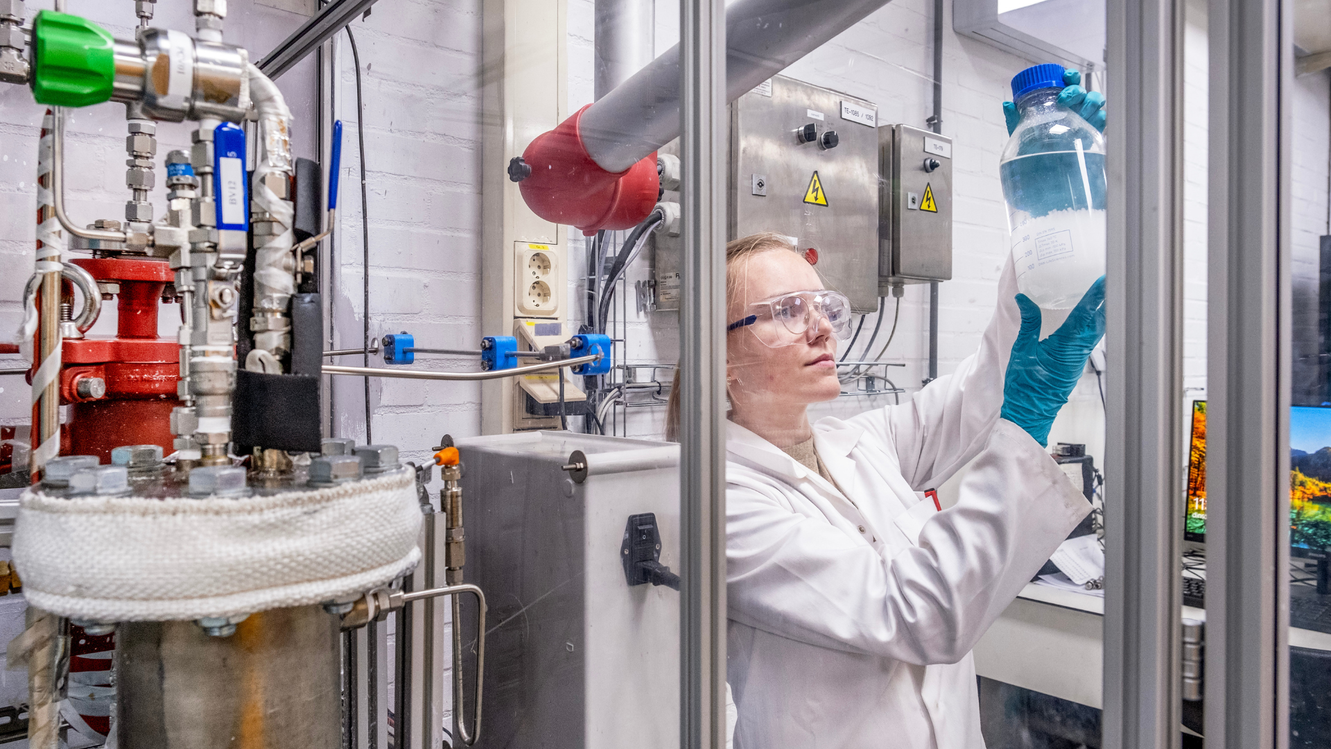 Persoon in OBBOTEC fabriek